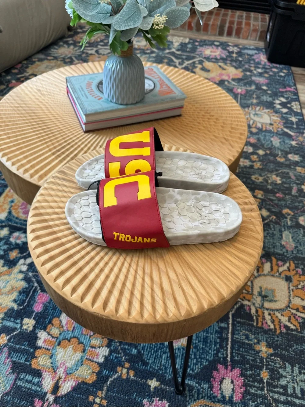Hype University of Southern California Trojan Slydr Slide Sandals gold/Red NWOT